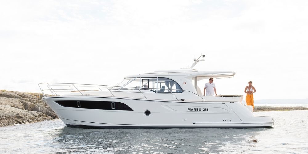 Ska du köpa ny båt? Marex båtar är exklusiva och tar sig genom vågorna med stil. Köp Marex till rätt pris hos oss.